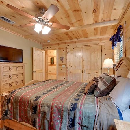 Broken Bow Cabin With Hot Tub And Deck - 4 Mi To Lake! Villa Exterior foto