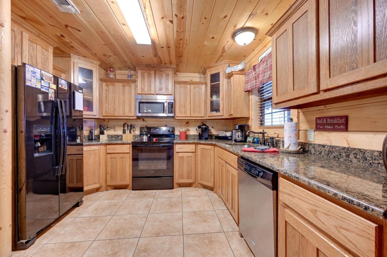 Broken Bow Cabin With Hot Tub And Deck - 4 Mi To Lake! Villa Exterior foto