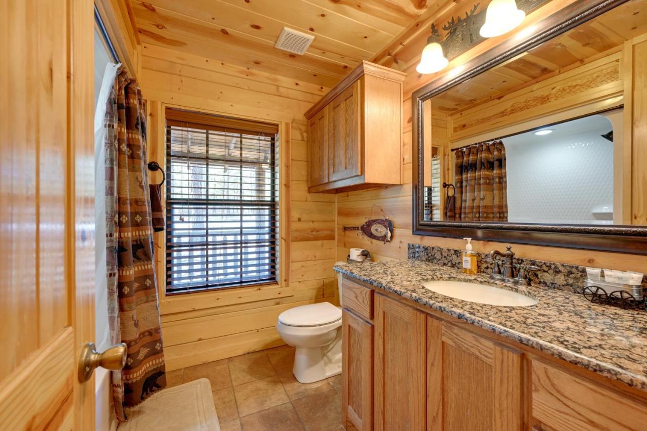 Broken Bow Cabin With Hot Tub And Deck - 4 Mi To Lake! Villa Exterior foto