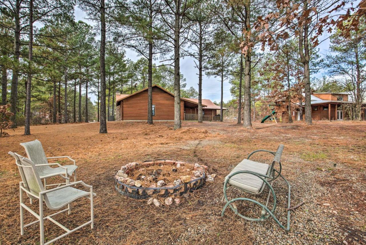 Broken Bow Cabin With Hot Tub And Deck - 4 Mi To Lake! Villa Exterior foto